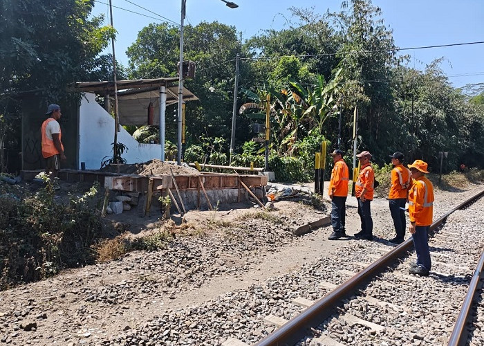 KAI Tinjau Jalur Blitar–Talun dan Pembangunan Gardu JPL untuk Perkuat Safety Culture