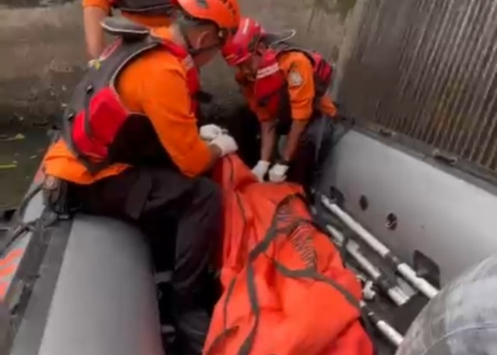 Perempuan Lansia Ditemukan Meninggal Di Bozem Barata Jaya Gubeng Surabaya