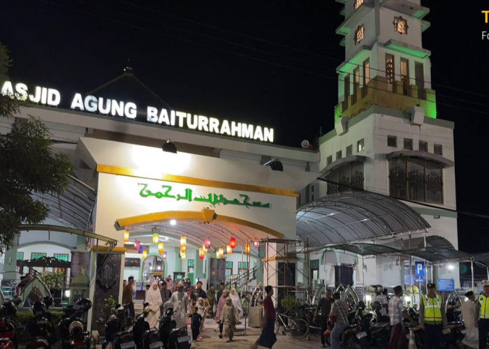 Jaga Kekhusyukan Ibadah Ramadan, Kapolres Ngawi Sebar Personel Amankan Salat Tarawih di Sejumlah Masjid
