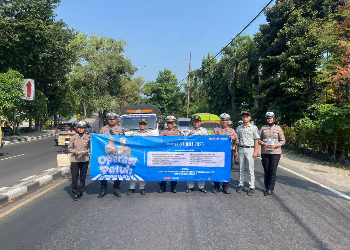 Kampanye Tertib Berlalulintas di Gresik Wujudkan Keselamatan Bersama dalam Operasi Patuh Semeru 2025
