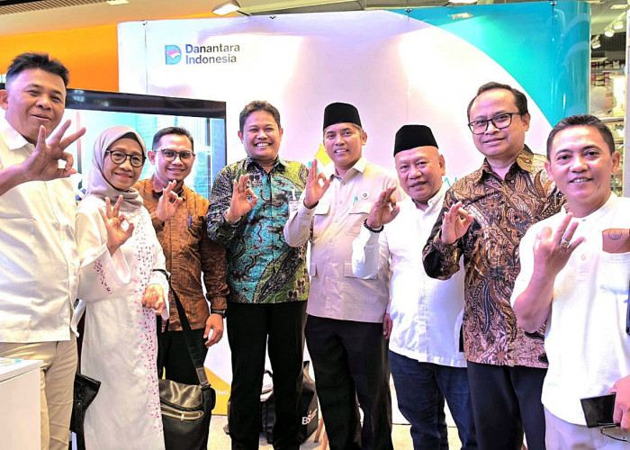 Sejumlah tokoh menghadiri pembukaan Haji Umrah Expo 2026, di antaranya Komisaris Memorandum Muhammad Yamin, Direktur Utama Choirul Shodik, Komisaris Utama Mangestuti Agil, Kabag TU Kanwil Kementerian Haji dan Umrah Surabaya Edi Susilo, Ketua FK Patuh Ahma