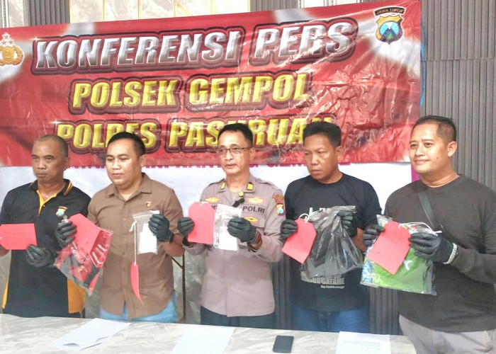 Bobol Rumah Tetangga yang  Mudik,  Tersangka  Dibekuk di dalam Kandang Kambing 