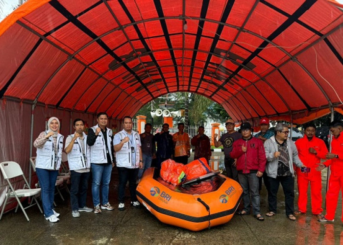 BRI Peduli Salurkan Bantuan Tanggap Bencana untuk Korban Banjir di Koto Tangah Padang