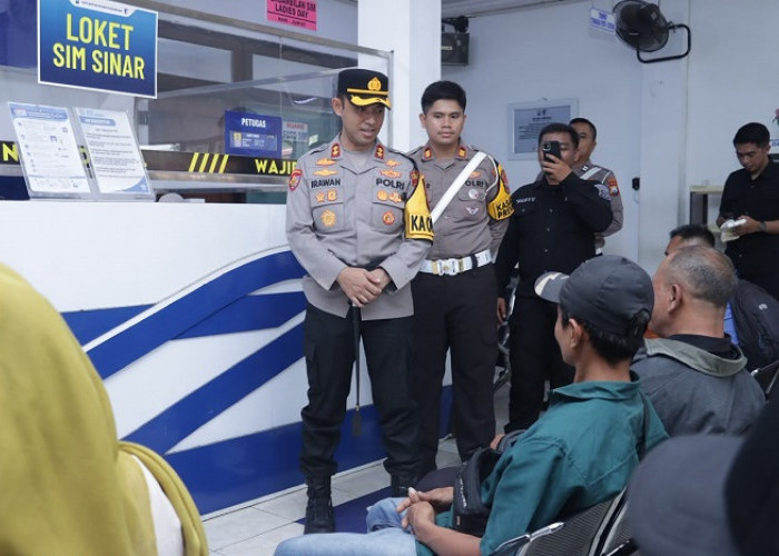 Kapolres Pasuruan Sosialisasikan Operasi Patuh Semeru 2026 saat Dialog dengan Pemohon SIM