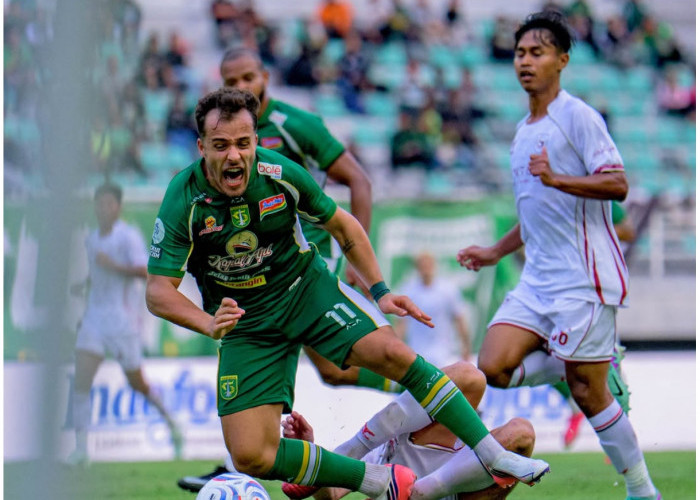 Gagal Amankan Tiga Poin di GBT, Pelatih Persebaya Bernardo Tavares Evaluasi Pertahanan dan Lini Depan