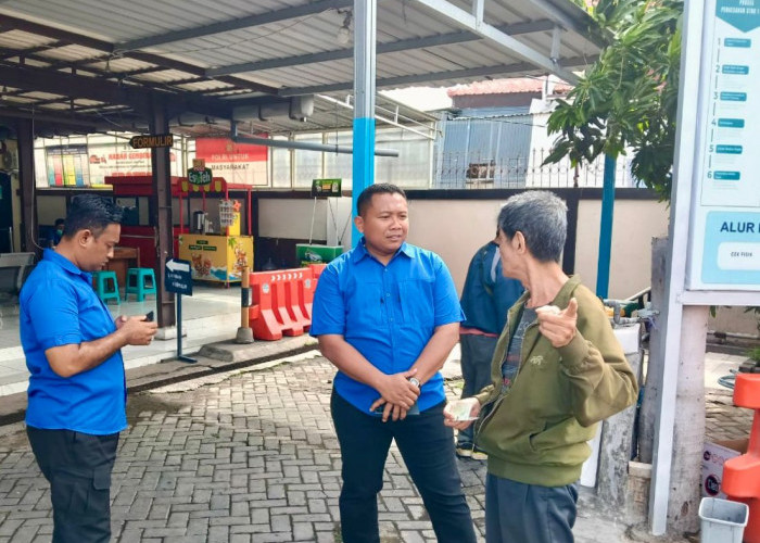 Samsat Surabaya Utara Tingkatkan Pelayanan dengan Program Polantas Menyapa