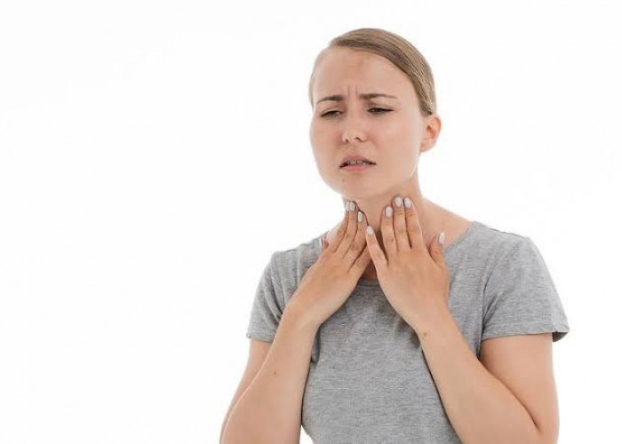 5 Cara Mengatasi dan Meredakan Tenggorokan Gatal