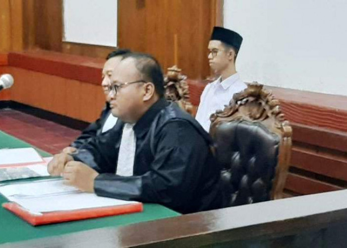 Mahasiswa Terobos Lampu Merah di Darmo Tabrak 3 Pemotor, 1 Korban Tewas