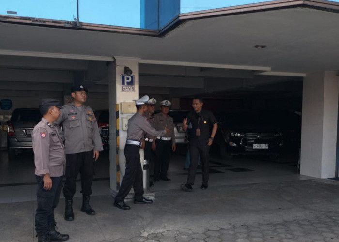 Patroli Polsek Tenggilis Mejoyo Sasar Perbankan dan Pusat Keramaian, Antisipasi Kejahatan