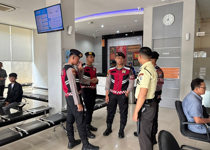 Patroli Kota Presisi Polres Kediri Sasar Bank dan Pasar di Pare