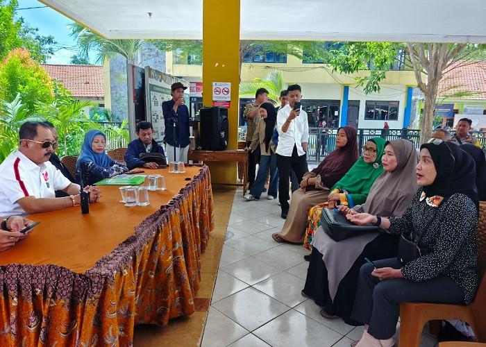 Puluhan Pedagang Pasar Wonokromo Gagal Haji, Armuji Mediasi Korban dan Pelaku