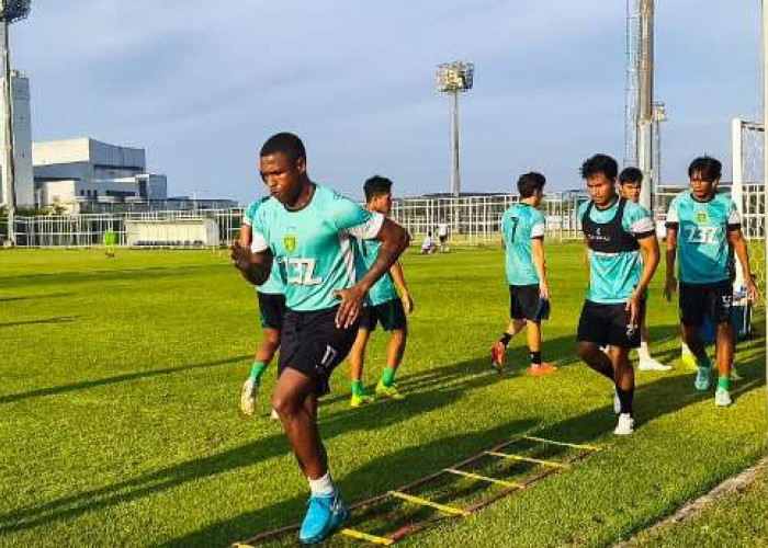 Tak Terlena Kemenangan, Persebaya Fokus Latihan Keras untuk Taklukkan PSM Makassar