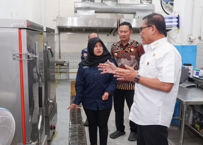 Kepala Kantor Staf Presiden RI Verifikasi Lapangan SPPG di Lamongan