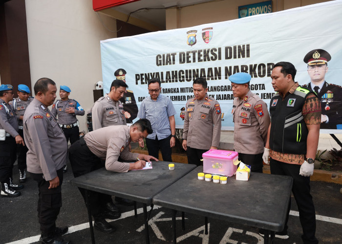 Wakapolres Jember Gelar Sidak Narkoba Dadakan Bagi Anggota, Ini Hasilnya!