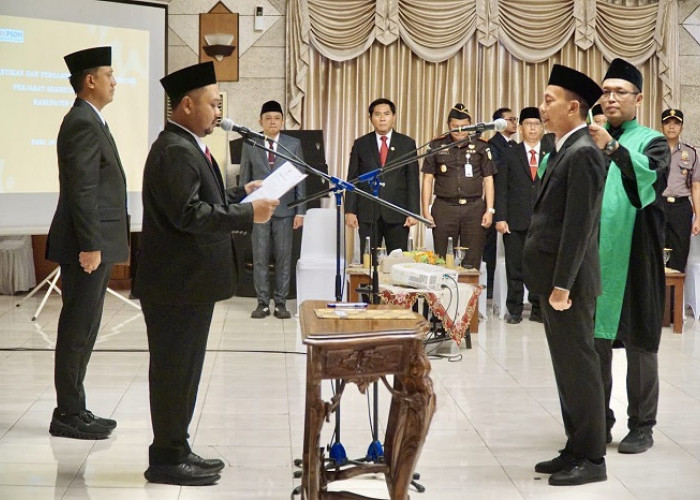 Edy Hadisiswoyo Dilantik Jadi Pj Sekda Gresik, Gantikan Achmad Washil
