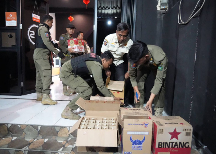 Razia di 18 Kecamatan, 1.696 Botol Miras Disita