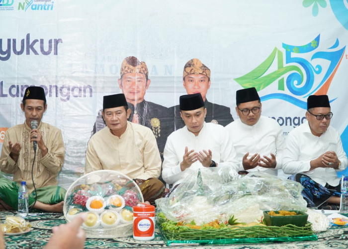 Peringatan HJL ke-457, Bupati Yuhronur dan Warga Lamongan Gelar Salat Hajat dan Sujud Syukur