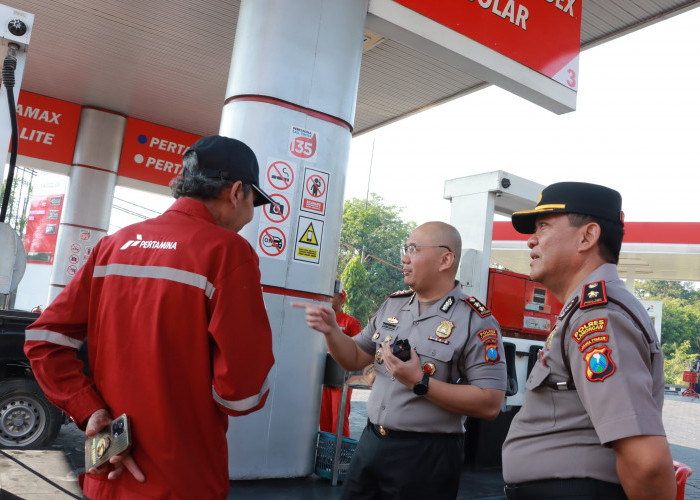 Pimpin Sidak SPBU di Lamongan, Kapolres Pastikan Stok BBM Aman dan Minta Warga Tak Panic Buying