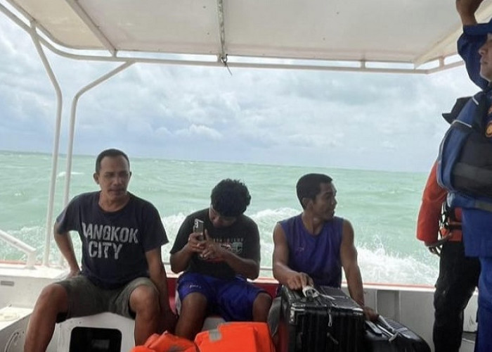 Kapal Tongkang Kandas di Perairan Pulau Gili Iyang Sumenep