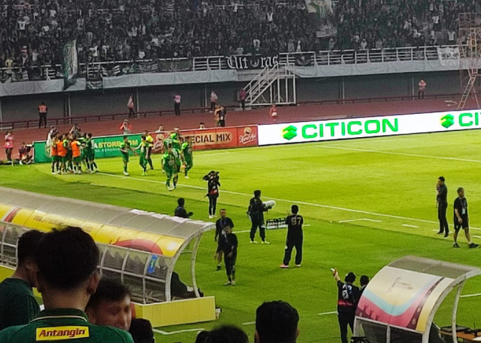 BREAKING NEWS: Malik Risaldi Bawa Persebaya Unggul  2-1  