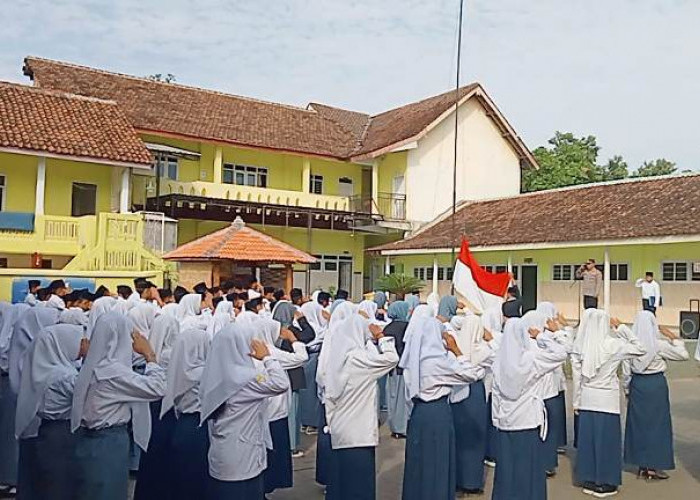 Kapolsek Wonorejo Ingatkan Siswa Pasuruan Bahaya Kenakalan Remaja