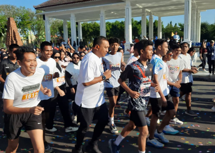 Ribuan Peserta Ikuti Colour Run Situbondo dalam Rangka Harjakasi Ke-207