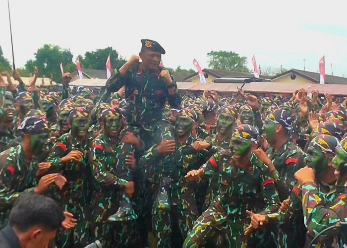 Aksi Sniper Srikandi Challenge Warnai Atraksi HUT Ke-80 Korps Brimob Polri Polda Jawa Timur