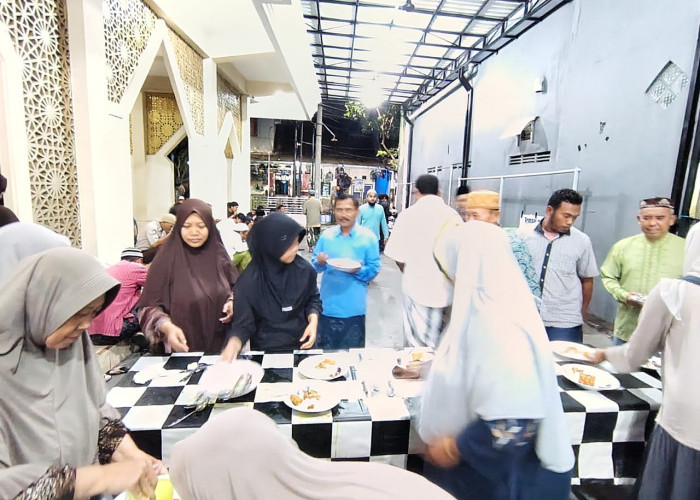 Masjid Sabilillah Kebraon Indah Permai Pererat Ukhuwah Melalui Buka Bersama Sebulan Penuh
