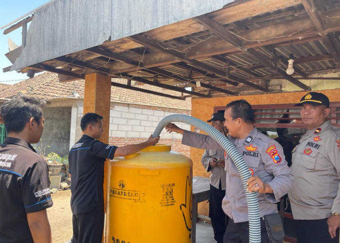 Sambut HUT Ke-72 Humas Polri, Polresta Sidoarjo Beri Bantuan Air Bersih