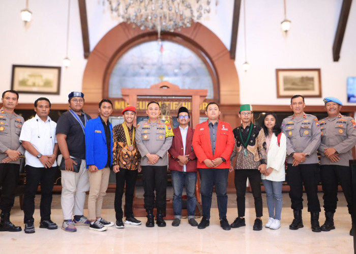 Kapolrestabes Surabaya Terima Audiensi Kelompok Cipayung Plus