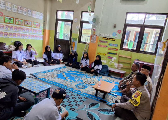 Cegah Kenakalan Remaja, Polsek Wiyung Beri Pembinaan Spesial bagi Siswa PKBM Az-Zahra