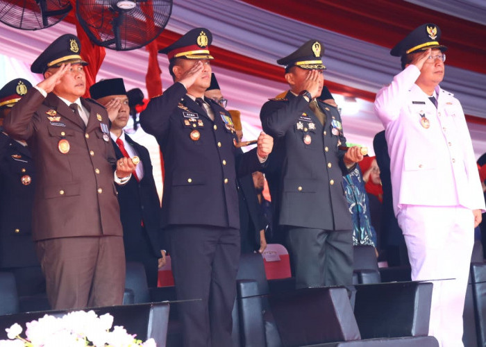 Upacara HUT Ke-81 RI Berlangsung Khidmat, Kapolres Gresik: Generasi Muda Harus Jadi Penerus Semangat Pahlawan