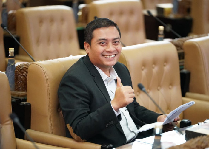 330 Ribu Smart TV Dibagikan, DPRD Jatim Harap Sekolah Pinggiran Jadi Prioritas