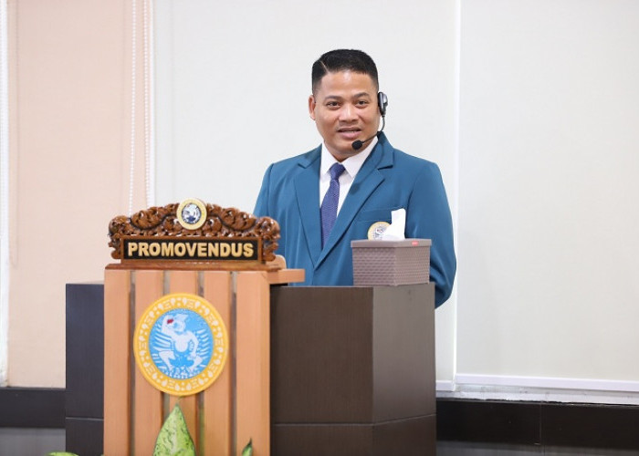 Kupas Strategi Penguatan SDM Kejaksaan, Windhu Sugiarto Raih Gelar Doktor Unair dengan Predikat Cumlaude