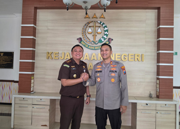 Hari Pertama Tugas, Kapolres Lumajang Silaturahmi ke Kejaksaan Negeri