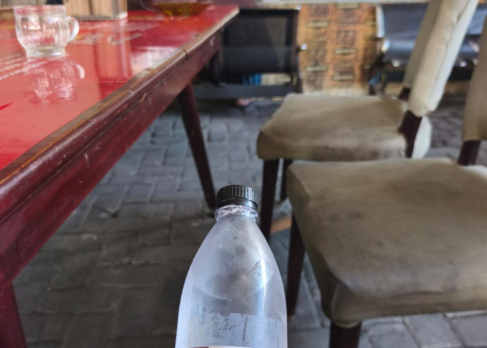 Surabaya Surga Miras, Arak Bali Dijual Rp40 Ribuan, Bisa Minum Sambil Curhat Bareng Penjual di Warkop