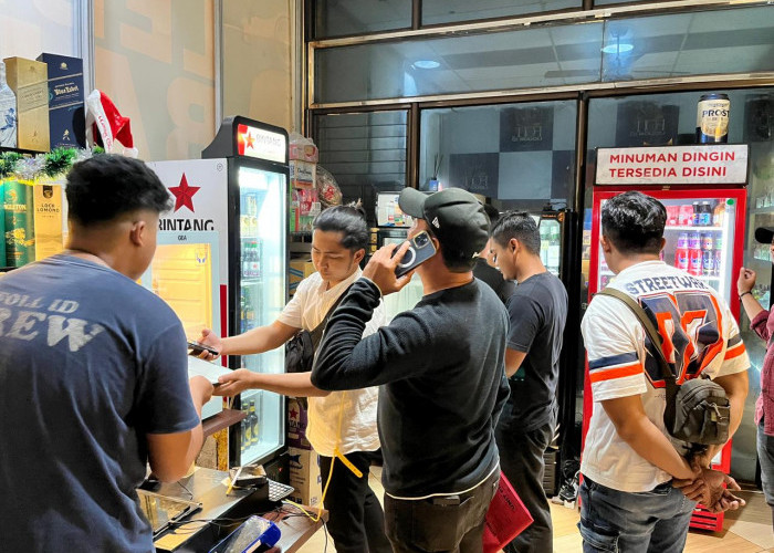 Showroom Vespa Digerebek, Diduga Jadi Sarang Pesta Miras