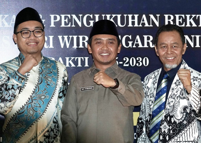 Wali Kota Pasuruan Dukung Penuh Akselerasi Pendidikan dalam Pelantikan Rektor Uniwara