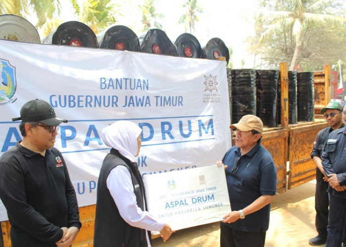 Pemkab Sumenep Terima 500 Drum Aspal dari Pemprov Jatim untuk Perbaikan Jalan Desa