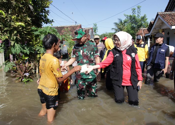 Dandim 0821/Lumajang Bersama Forkopimda Tinjau Lokasi Banjir Pastikan Penanganan Cepat untuk Warga