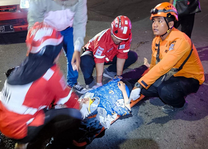 Diduga Jadi Korban Jambret, Wanita Berseragam Korpri Tergeletak Tak Sadarkan Diri di Jalan Kusuma Bangsa