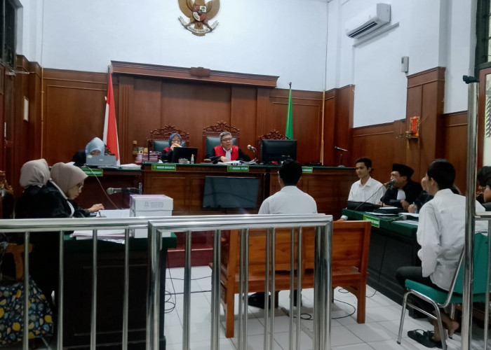 Kasus Pemerasan Kadisdik Jatim, Hakim Pertanyakan Pemberi Uang Tidak Ikut Ditangkap