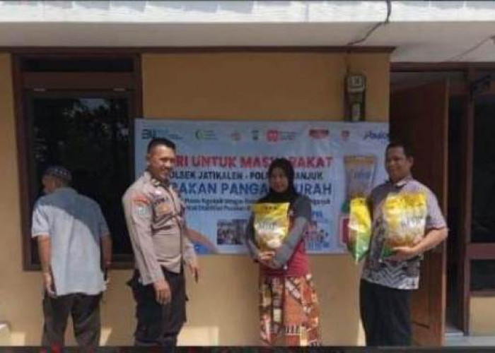 Polres Nganjuk Salurkan 5 Ton Beras SPHP Lewat Gerakan Pangan Murah di Tiga Kecamatan