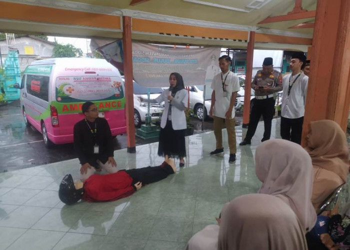 Satlantas Polresta Sidoarjo Gelar PPGD Bersama RSU Anwar Medika di Balongbendo