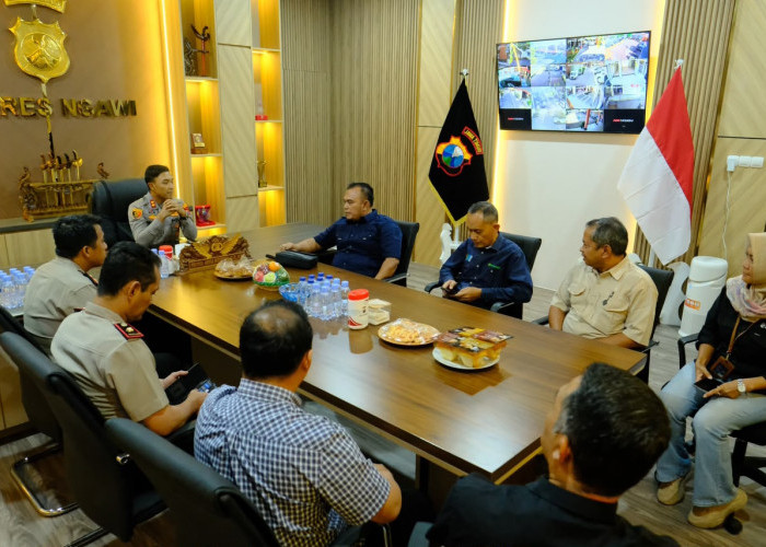 Perkuat Sinergi Menjaga Kamtibmas, Kapolres Ngawi Terima Silaturahmi Administratur KPH Ngawi 