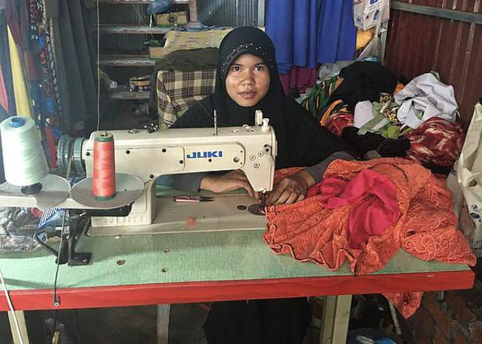 Penjahit Kampung Gading Surabaya Bertahan di Tengah Persaingan Harga Ketat