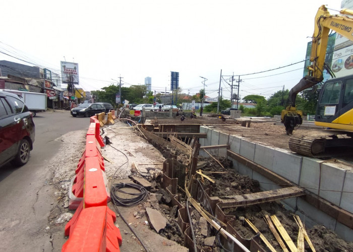 DPRD Surabaya Ingatkan Pentingnya Keselamatan di Proyek Pelebaran Jalan Menganti Lidah Wetan