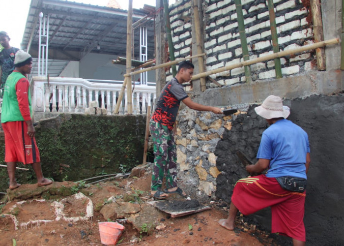 Satgas TMMD Plester Pondasi MWK Masjid Baiturrahman, Progres Capai 80 Persen