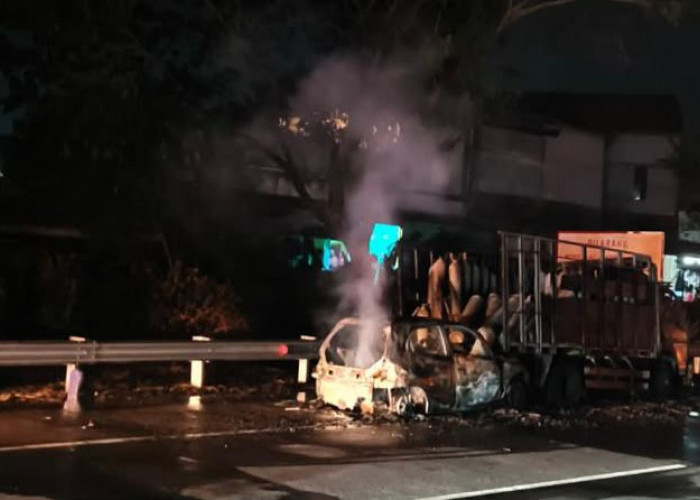 Sopir Brio Ngantuk Tabrak Truk Gas Alam di Tol Surabaya-Mojokerto, Picu Kebakaran dan Satu Orang Tewas