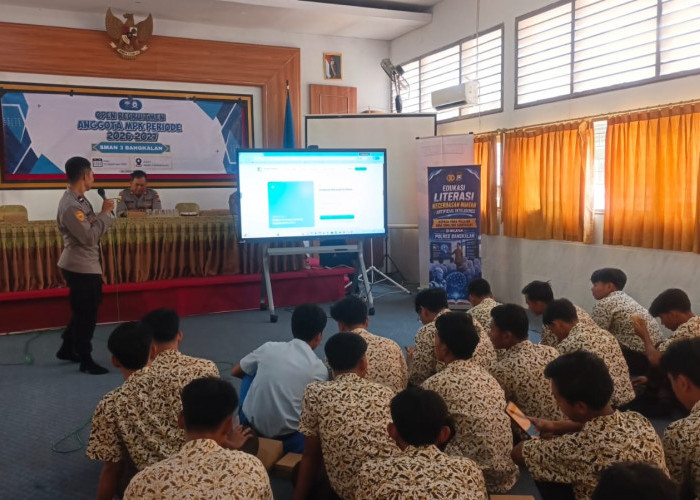 Perluas Literasi Digital, Polres Bangkalan Gelar Pelatihan AI di SMKN 2 dan SMAN 3